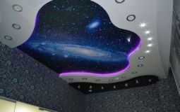 Фотопечать космос на натяжном потолке с подсветкой