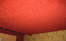 Эксклюзивный красный потолок в Офис