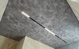 Потолок с фотопечатью и световыми линиями